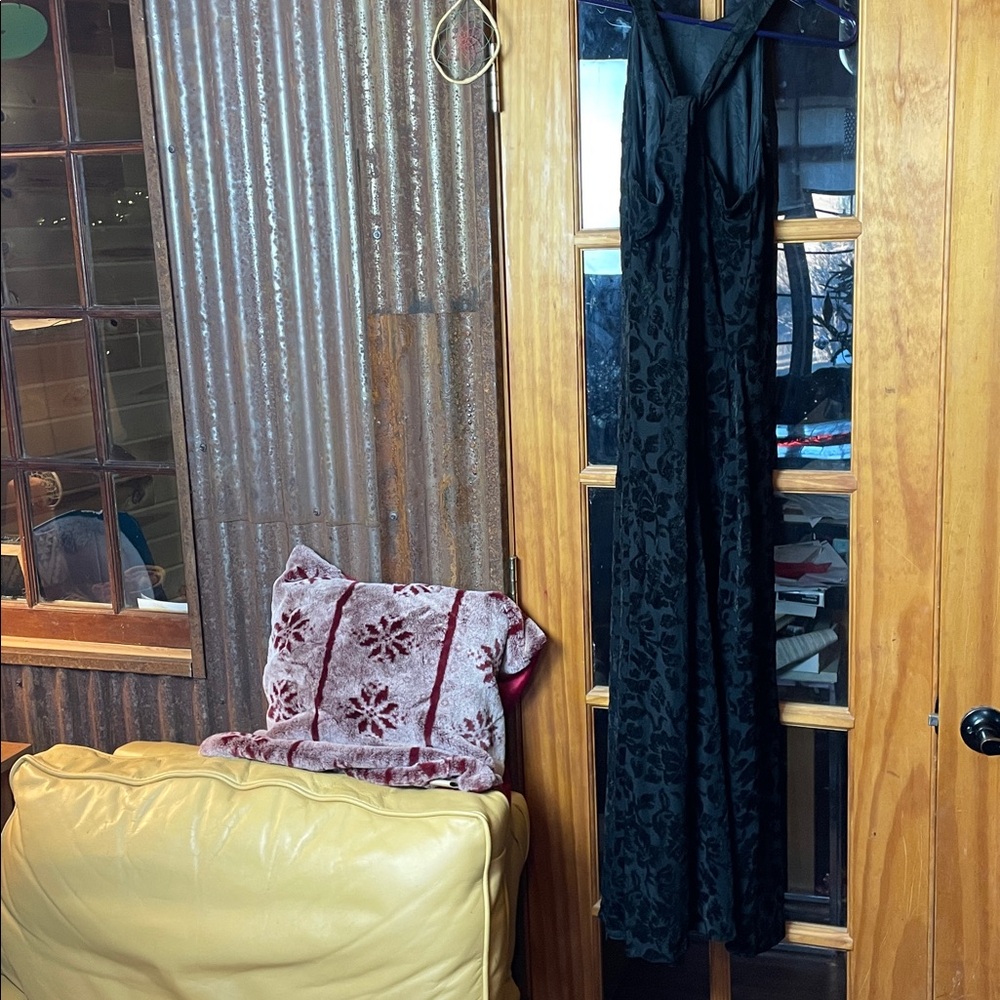 KAMISATO Black brocade-like Textured Women's MAXI, Size 6